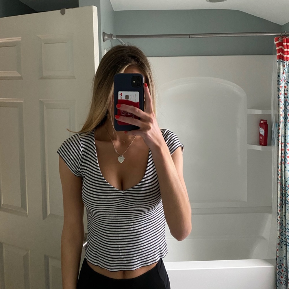 Forever 21 shirt - Picture 3 of 3